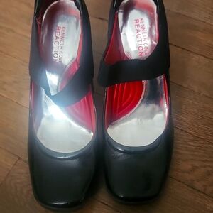 KENNETH COLE REACTION